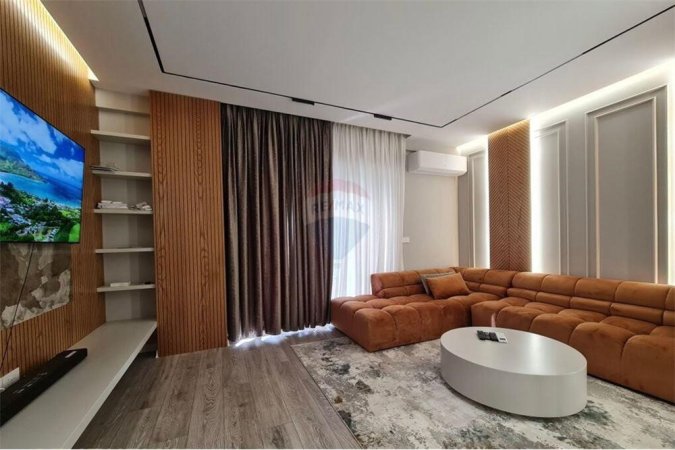 Jepet me qira apartament 2+1+2 te Zogu i Zi