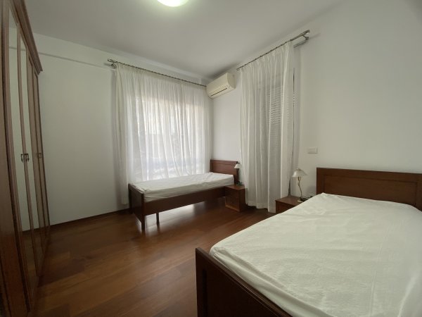 APARTAMENT 2+1+2 PER QIRA TEK RRUGA E BOGDANEVE PRANE QENDRES!!!!!