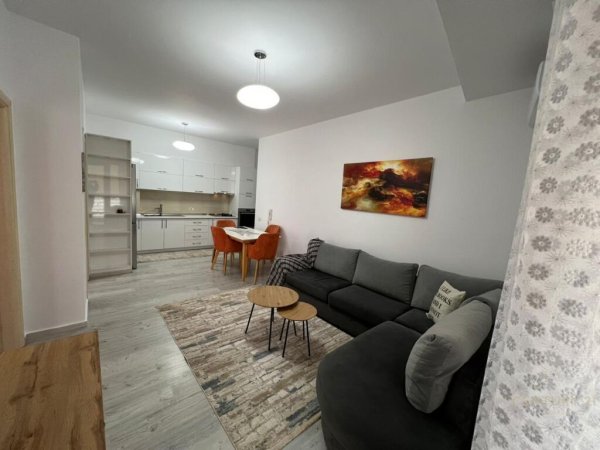 Qera, Apartament 2+1, te Pazari i Ri , Tiranë!650€