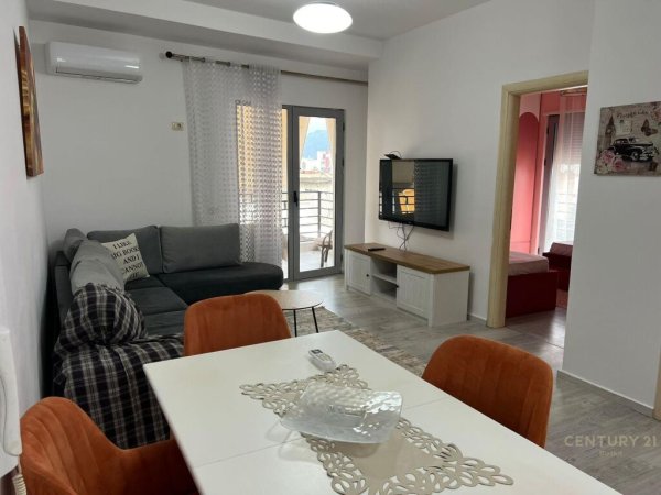 Qera, Apartament 2+1, te Pazari i Ri , Tiranë!650€