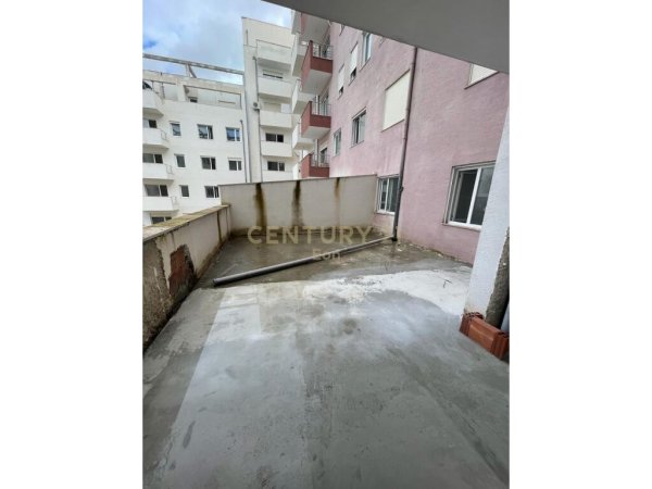 OKAZION, SHITET APARTAMENT 3+1+2+VERANDE NE FRESK!