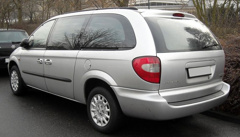 Chrysler Voyager 2003.