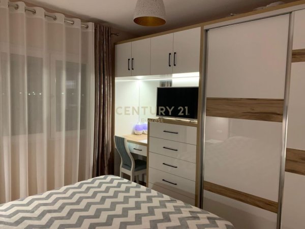 STACIONI I TRENIT, JEPET ME QIRA APARTAMENT 2+1+GARDEROBE!!