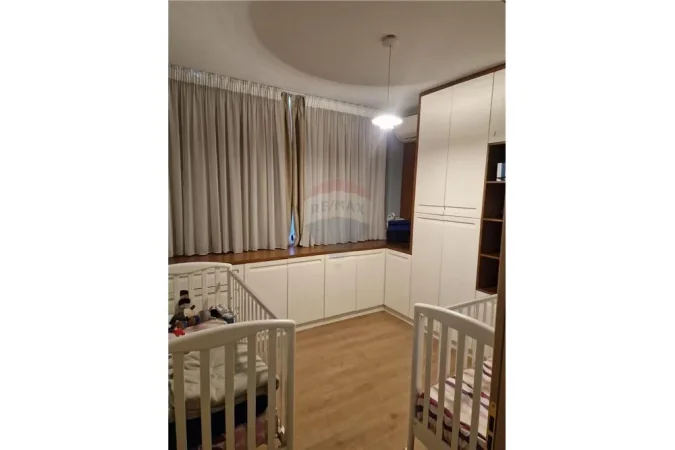 Shitet apartament 2+1