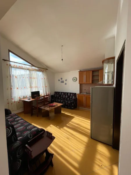 Jepet me qera apartament 1+121 dhjetori , rruga artan lenja 37.000Leke te reja