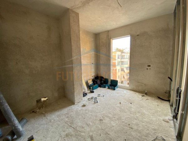 Shitet, Apartament 2+1+Post Parkimi, Siri Kodra, Tiranë.