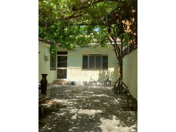 Qera, Shtëpi Private, Brryli, Tiranë. 600 EURO