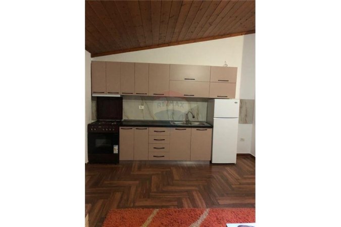 Jepet me qera Apartament 2+1 te Vilat Amerikane, Rruga "3 Deshmoret Kondi"