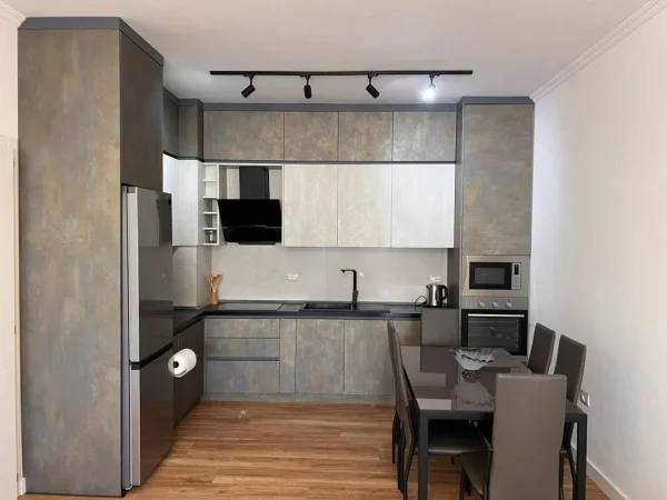 Apartament 2+1+2 me qera tek Pazari i Ri 1000 euro
