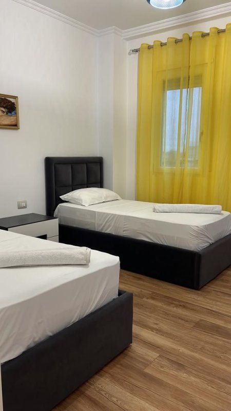 Apartament 2+1+2 me qera tek Pazari i Ri 1000 euro