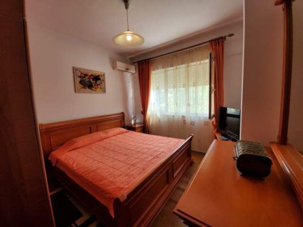 Apartament 2+1 me qera tek Kristal Center 800 euro