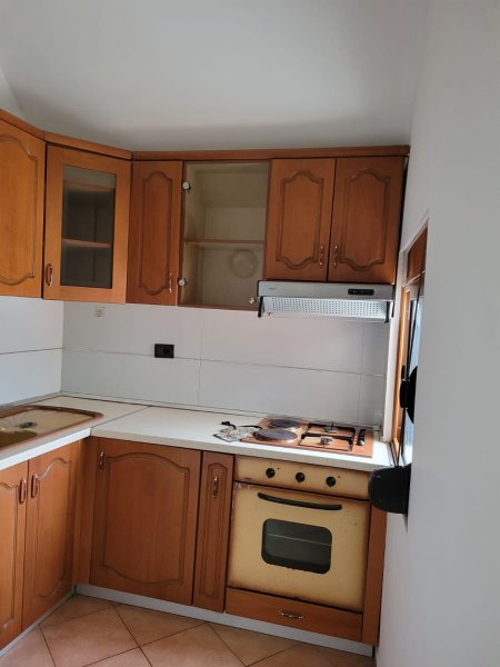 Apartament me qira 1+1 shtepi private Selit