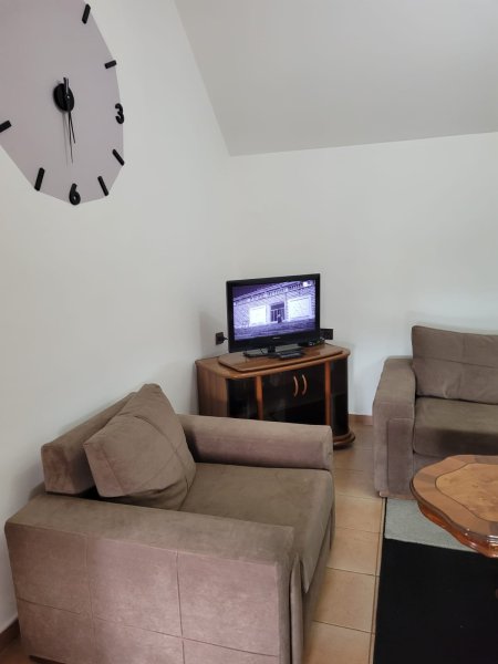 Apartament me qira 1+1 shtepi private Selit