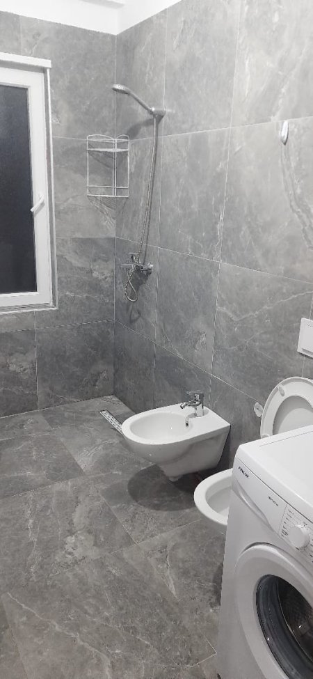 Apartament 1+1 + post parkimi me qera 330€, Univers City