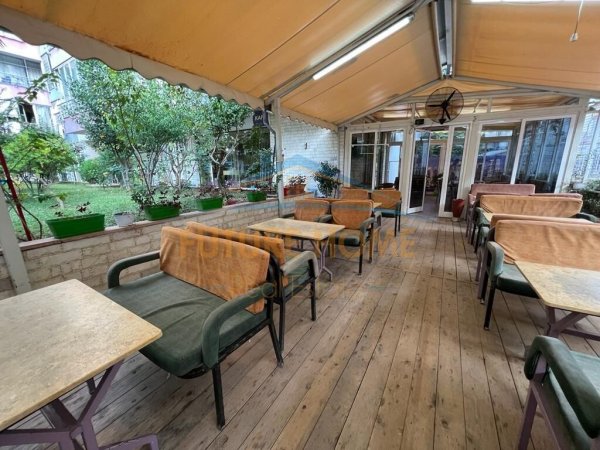 SHITET bar ,lokali me siperfaqe 50 M2, Komuna e Parisit, 250.000€,Kati 0 dhe ne perdorim ka nje siperfaqe 100 m2