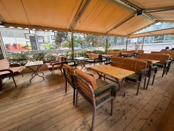 SHITET bar ,lokali me siperfaqe 50 M2, Komuna e Parisit, 250.000€,Kati 0 dhe ne perdorim ka nje siperfaqe 100 m2
