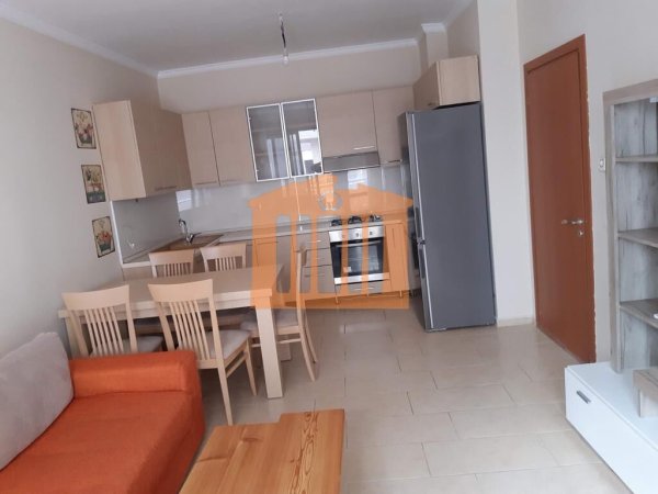 APARTAMENT 2+1 PER QIRA TE RROTA E KUQE , PLAZH!