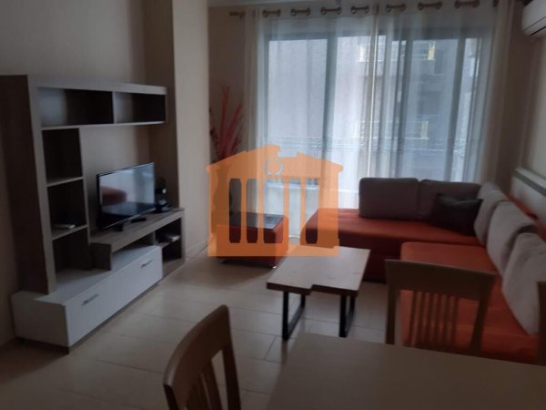 APARTAMENT 2+1 PER QIRA TE RROTA E KUQE , PLAZH!