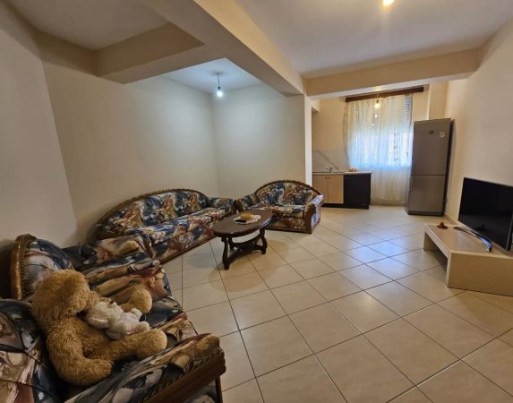 Jepet me Qera Apartament 2+1 tek Kopshti Zoologjik