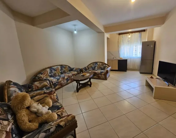 Jepet me Qera Apartament 2+1 tek Kopshti Zoologjik