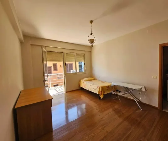 Jepet me Qera Apartament 2+1 tek Kopshti Zoologjik