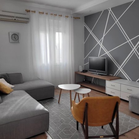 Japim apartament 2+1+2 me qira te Rr. Naim Frasheri,prapa Ambasades Gjermane