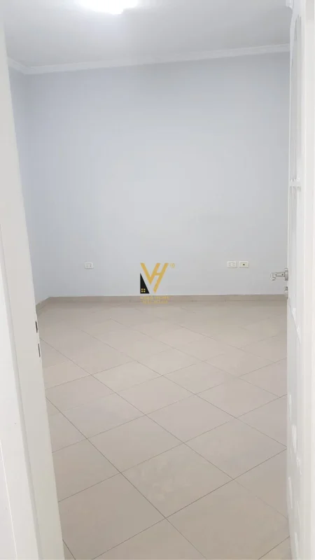 JEPET AMBIENT BIZNESI 80 M2 ME QERA TE PEDIATRIA , RRUGA KONGRESI I MANASTIRIT 700 EURO