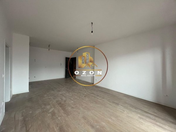 Apartament 3+1+2 me qera tek Tirana Garden Building, Rruga e Kavajës!