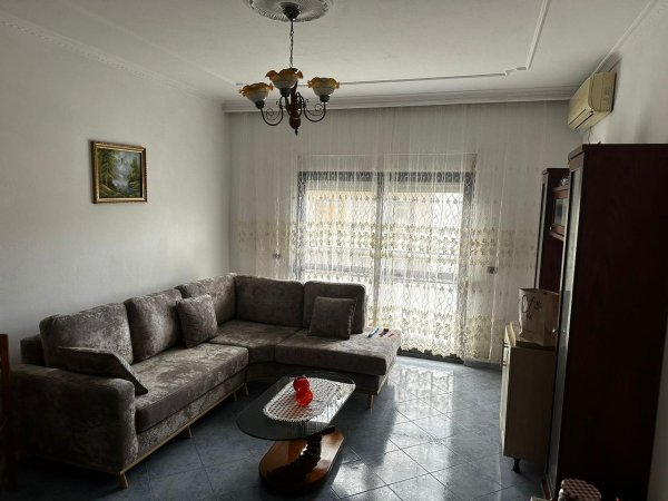 Qera- Apartament 2+1 te Bulevardi i Ri 430 euro