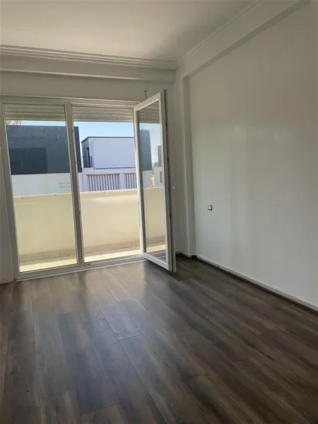 Qera- Apartament 3+1 ne Ali Dem 550 euro