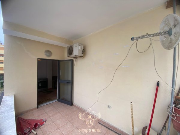 Shitet Apartament 2+1 me Ballkon
• Shume prane detit🏡Shkembi Kavajes🏡
• 85'000€✅