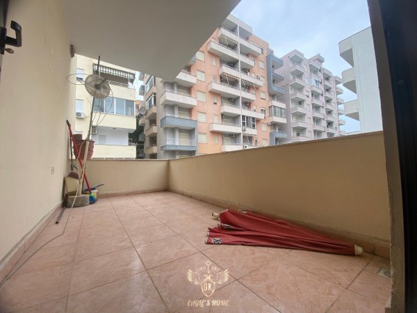 Shitet Apartament 2+1 me Ballkon
• Shume prane detit🏡Shkembi Kavajes🏡
• 85'000€✅