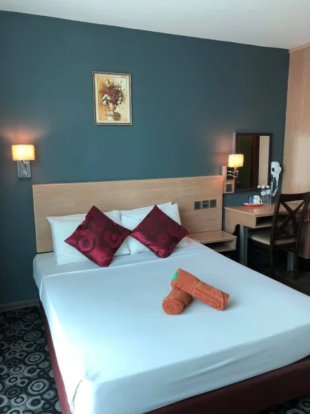 JEPET ME QERA HOTEL NE GOLEM (ID BH17) Tirane