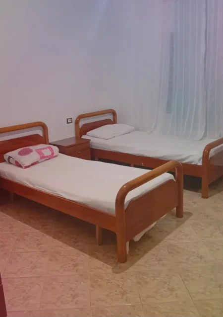 Garzoniere, 20.000 lek, Mbrapa Skrapit, Fundi Rruges Burgut