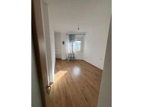 Apartament 2+1+ Post Parkimi per Qira Prane Fushes Ali Demi!  400 € /Muaj