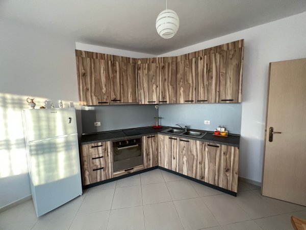 Apartament 1+1 per Qira te BuleVardi Migjeni Astir 450euro