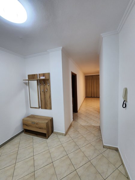 Tirane, jepet me qera apartament 1+1+BLK Kati 4, 70 m² 45.000 Leke (Rr.Kavajes pallati Globe)