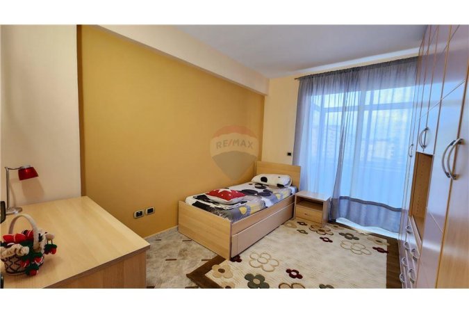 Jepet me qira apartament 2+1 tek Liqeni i Tiranes