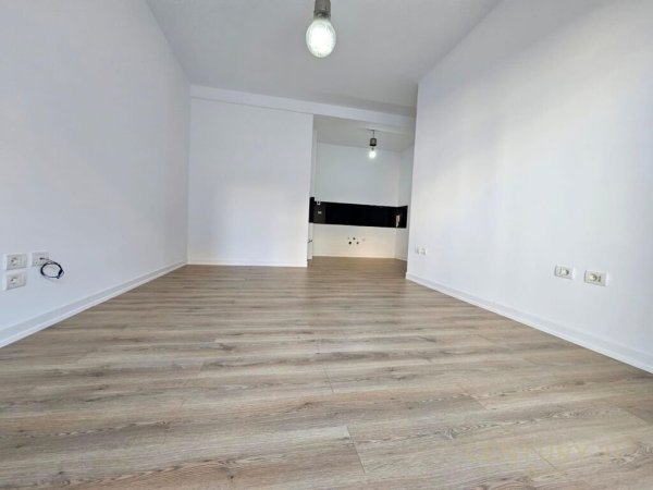 Tirane, shes apartament 2+1+2+VERANDE 111 m² 250.000 Euro (Komuna e Parisit)