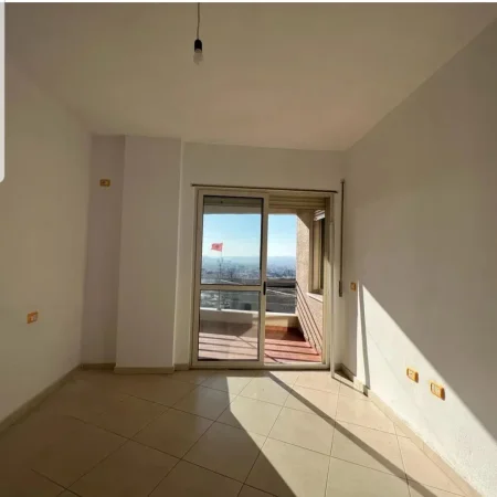 Shitet Apartament 2+1+2+2 ne Fresk