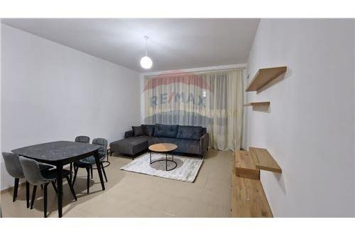 Apartament me qera Bulevard i Ri 2+1