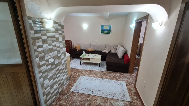 APARTAMENT 2+1 NE BULEVARD PER QIRA !