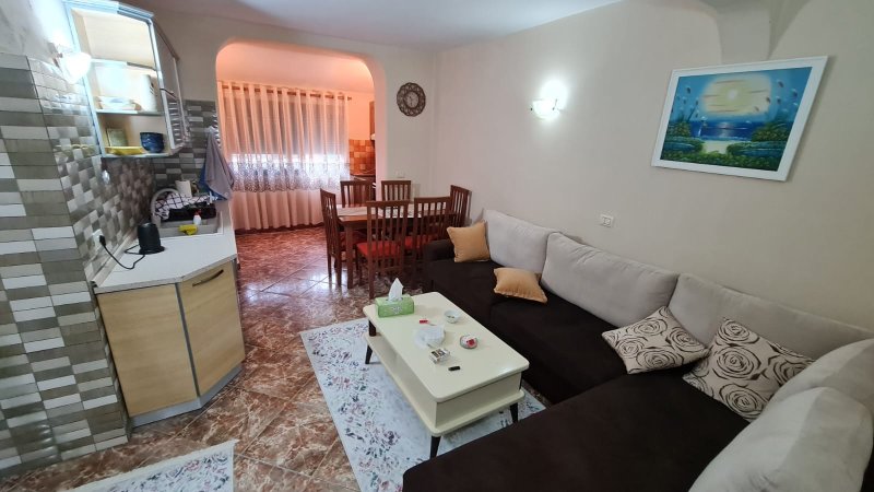 APARTAMENT 2+1 NE BULEVARD PER QIRA !