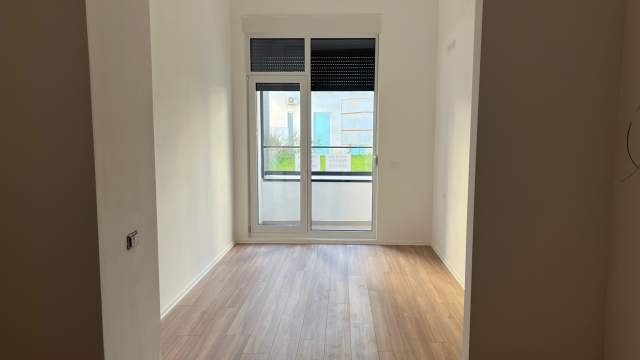 Tirane, jepet me qera garsonier Kati 1, 47 m² 300 Euro