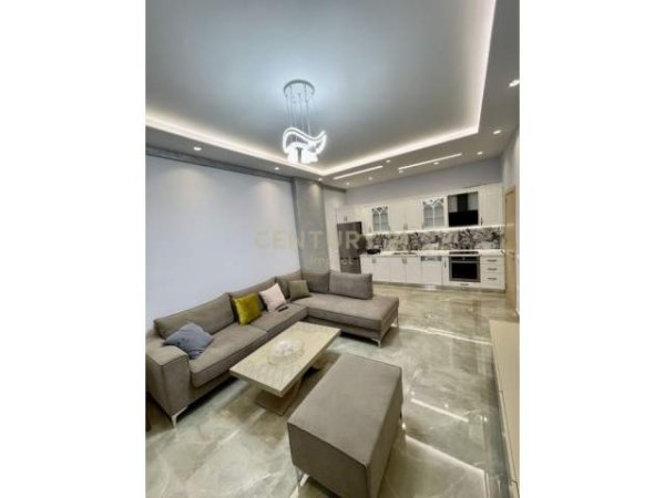 Tirane, jepet me qera apartament 1+1 Kati 4, 76 m² 600 Euro (Rruga e Kavajes)