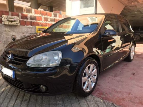 Tirane, shes makine Volkswagen Golf Viti 2006, 3700 Euro