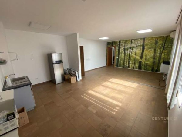 Tirane, jepet me qera apartament 2+1+BLK Kati 9, 111 m² 500 Euro (Rruga e Barikadave)