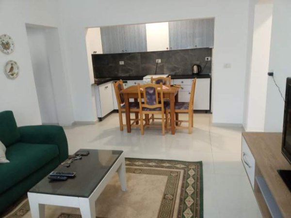 Tirane, jepet me qera apartament 1+1 Kati 4, 62 m² 300 Euro (21 Dhjetori)