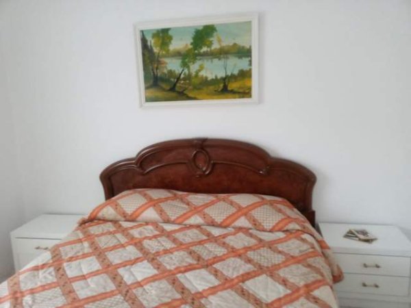 Tirane, jepet me qera apartament 1+1 Kati 4, 62 m² 300 Euro (21 Dhjetori)