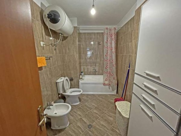 Tirane, jepet me qera apartament 2+1+BLK Kati 7, 94 m² 350 Euro (Selvia)